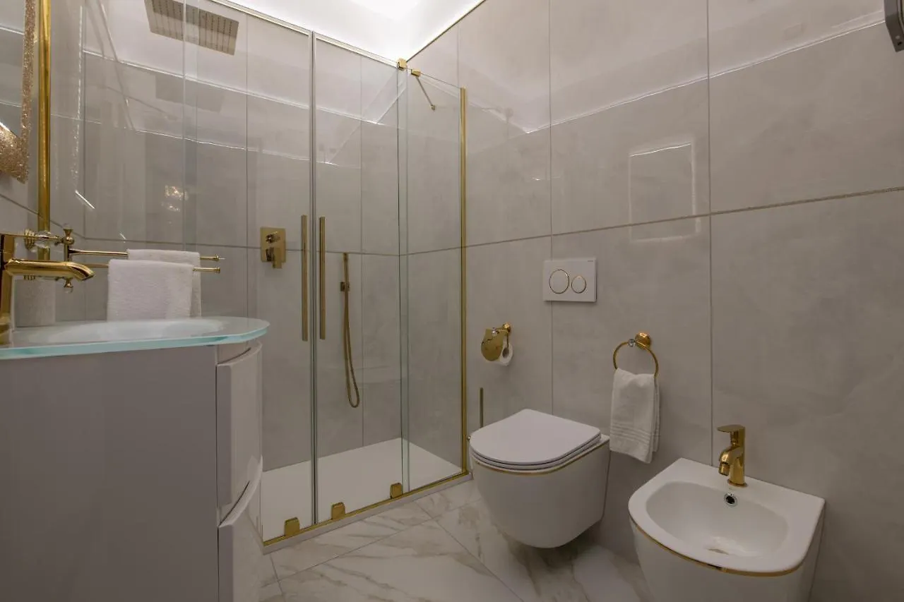 Fashion Apartment Gold Bologna With Jacuzzi & Car Garage Itália
