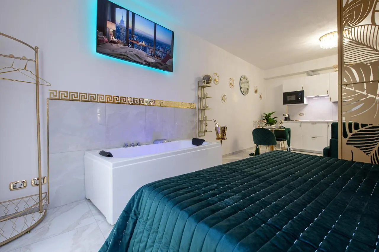 Fashion Apartment Gold Bologna With Jacuzzi & Car Garage Itália