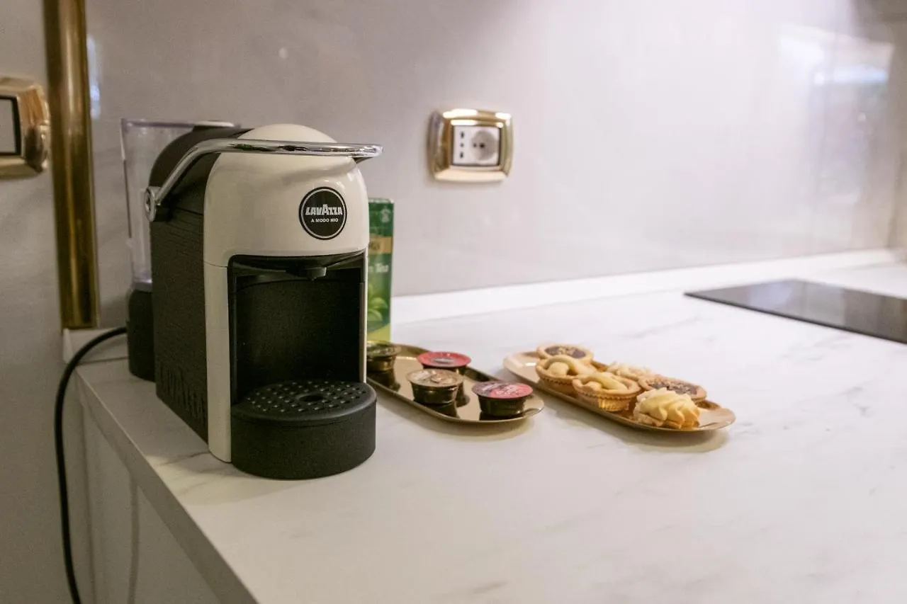 Fashion Apartment Gold Bologna With Jacuzzi & Car Garage