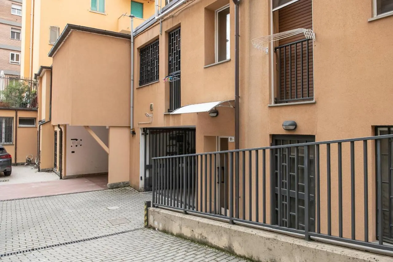 Fashion Apartment Gold Bologna With Jacuzzi & Car Garage