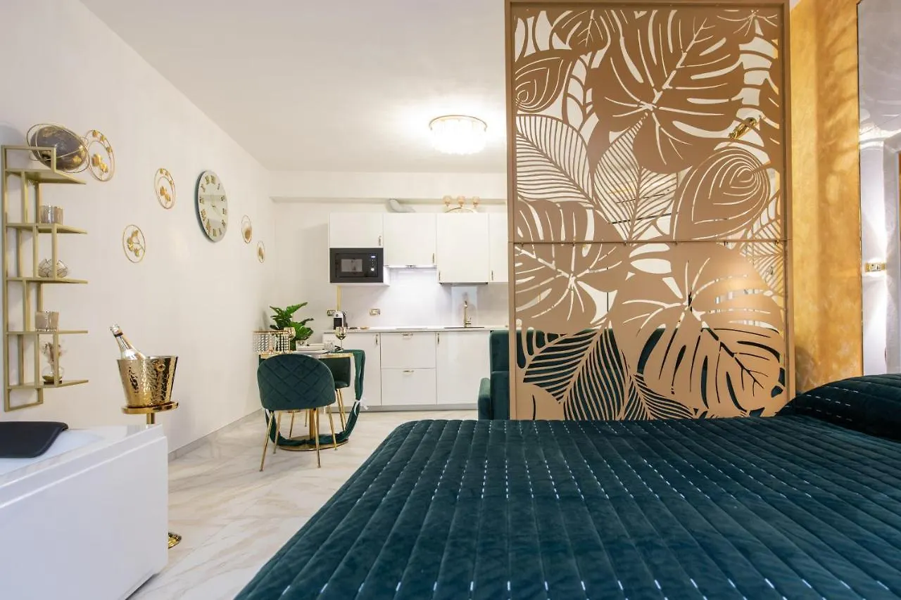Fashion Apartment Gold Bologna With Jacuzzi & Car Garage