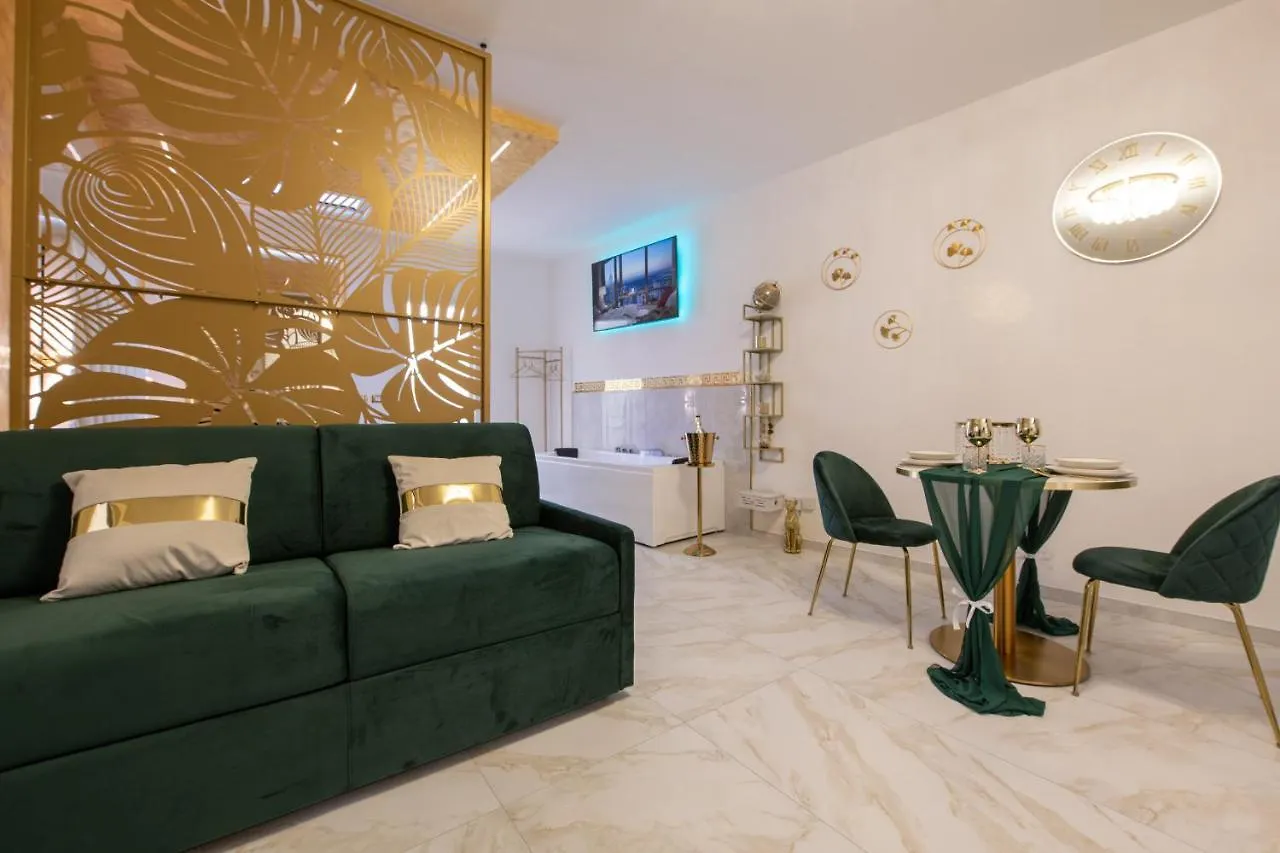 Fashion Apartment Gold Bologna With Jacuzzi & Car Garage