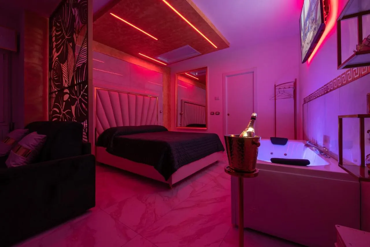 Fashion Apartment Gold Bologna With Jacuzzi & Car Garage