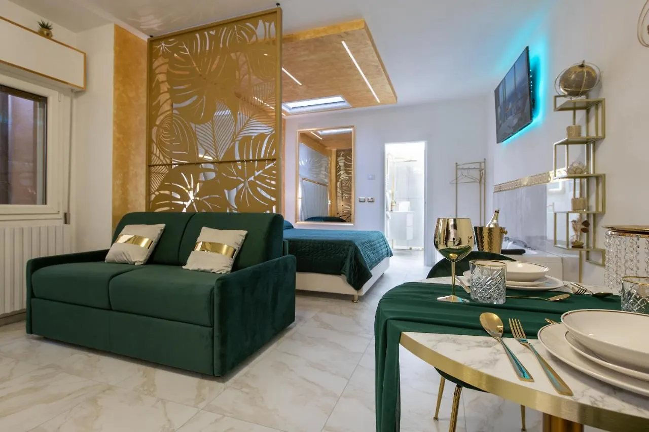 Fashion Apartment Gold Bologna With Jacuzzi & Car Garage