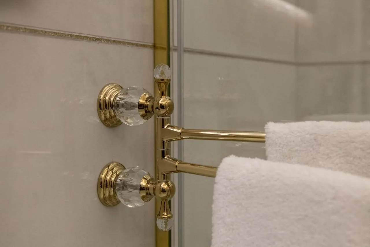 Fashion Apartment Gold Bologna With Jacuzzi & Car Garage Itália