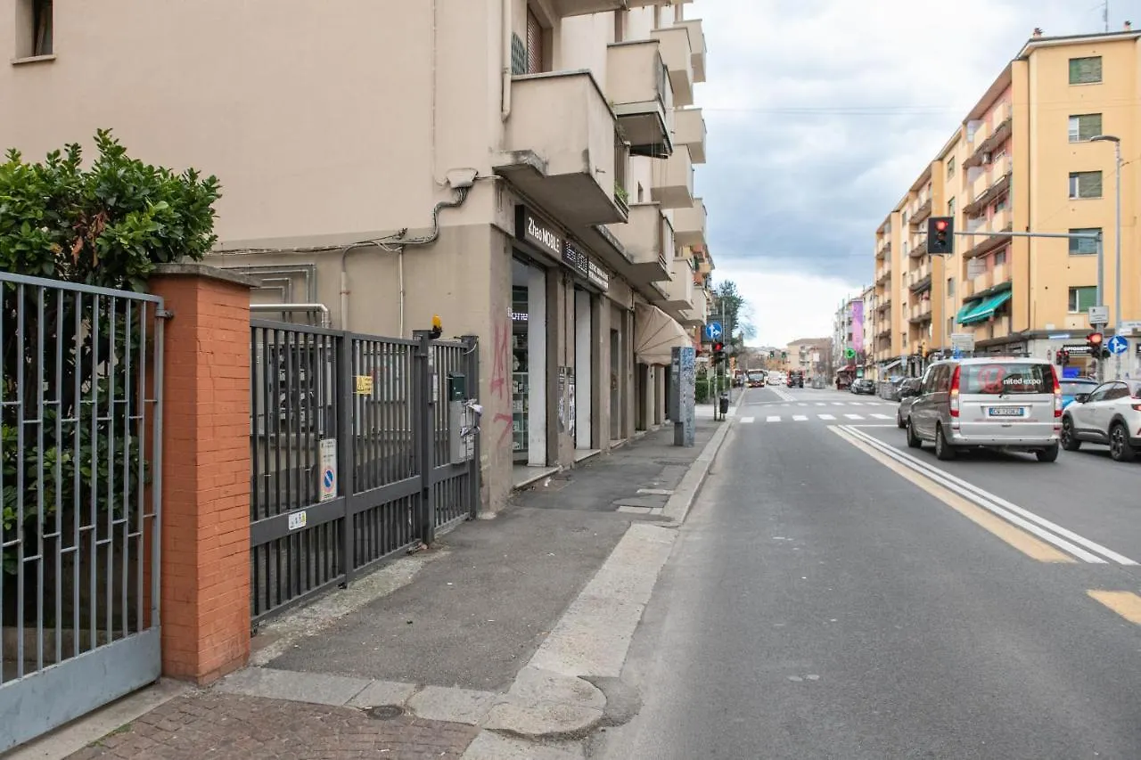 Fashion Apartment Gold Bologna With Jacuzzi & Car Garage