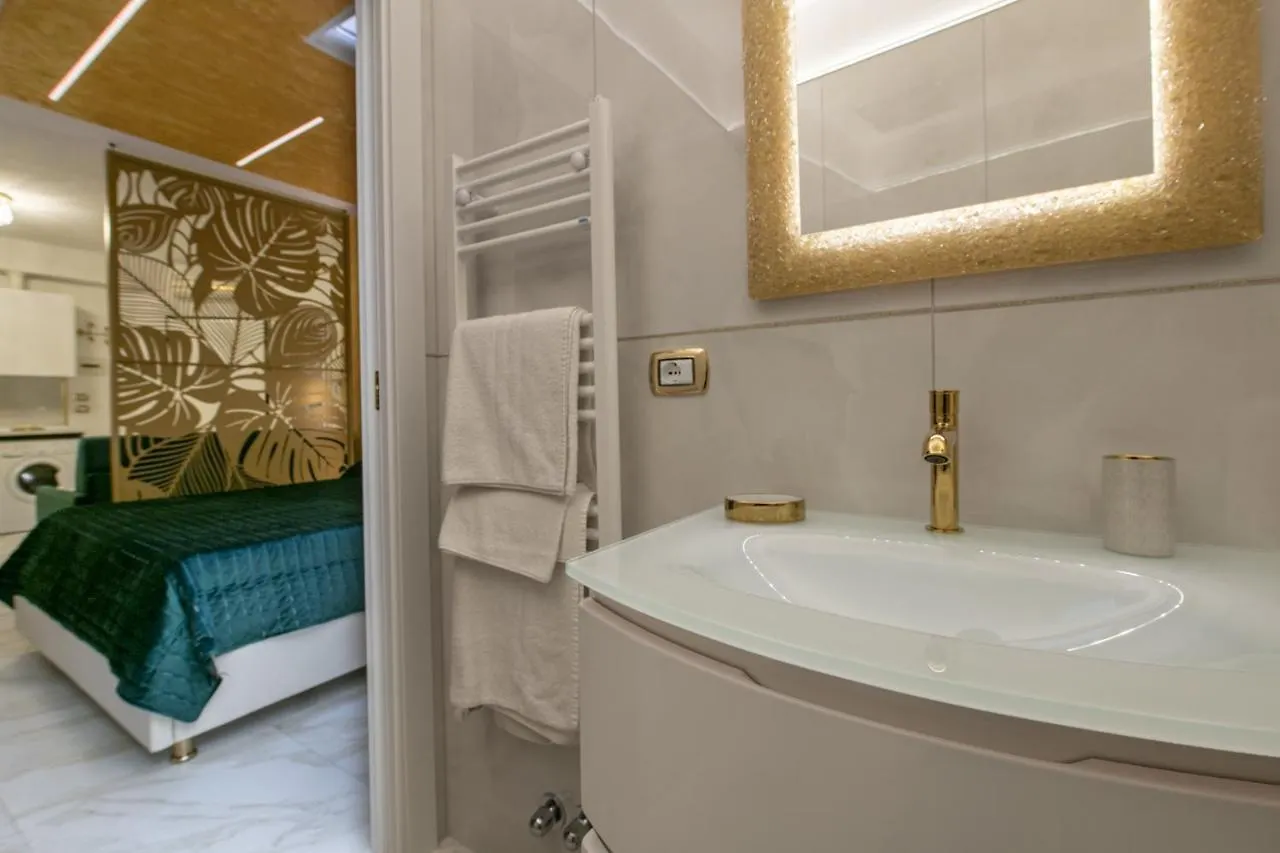 Fashion Apartment Gold Bologna With Jacuzzi & Car Garage