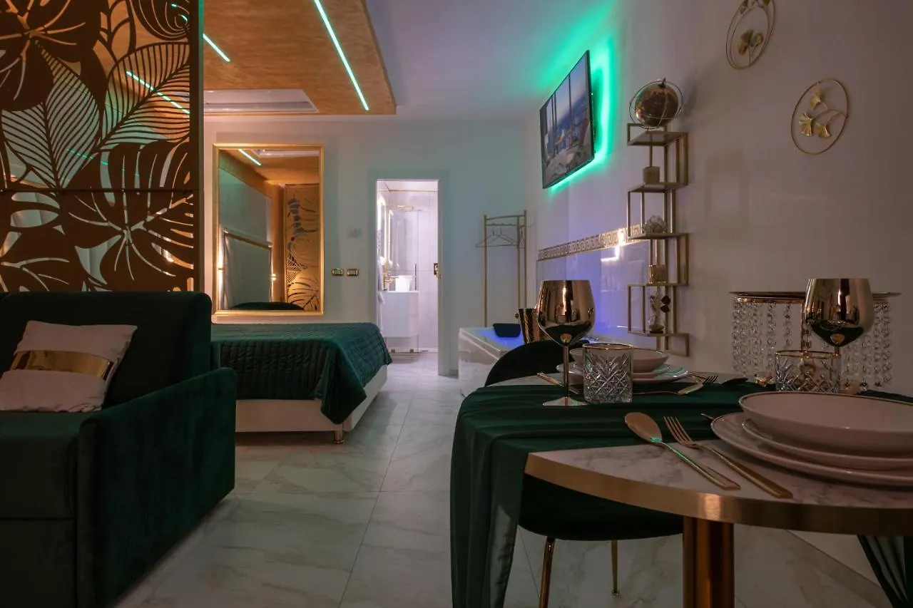 Fashion Apartment Gold Bologna With Jacuzzi & Car Garage