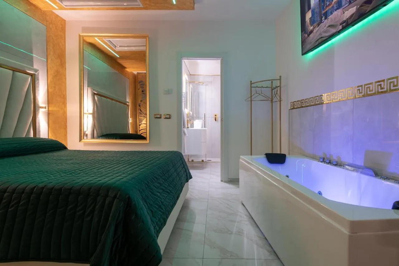 Fashion Apartment Gold Bologna With Jacuzzi & Car Garage 0*,
