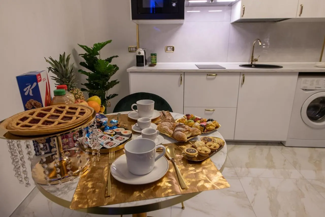 Fashion Apartment Gold Bologna With Jacuzzi & Car Garage