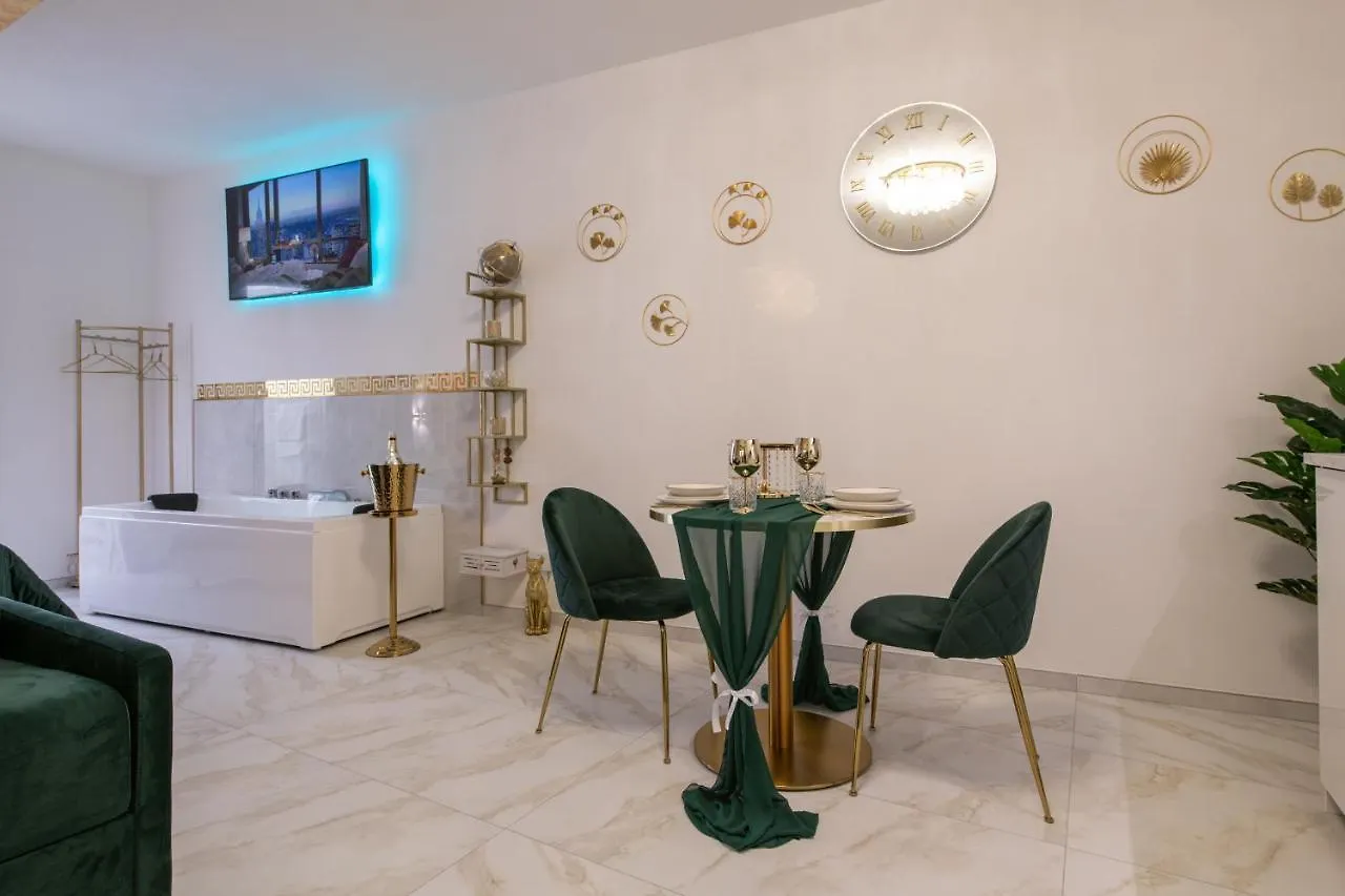 Fashion Apartment Gold Bologna With Jacuzzi & Car Garage