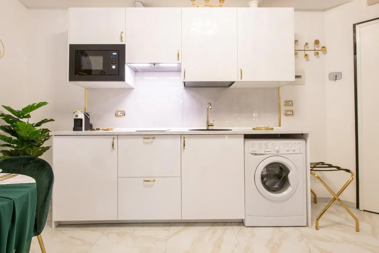 Fashion Apartment Gold Bologna With Jacuzzi & Car Garage איטליה