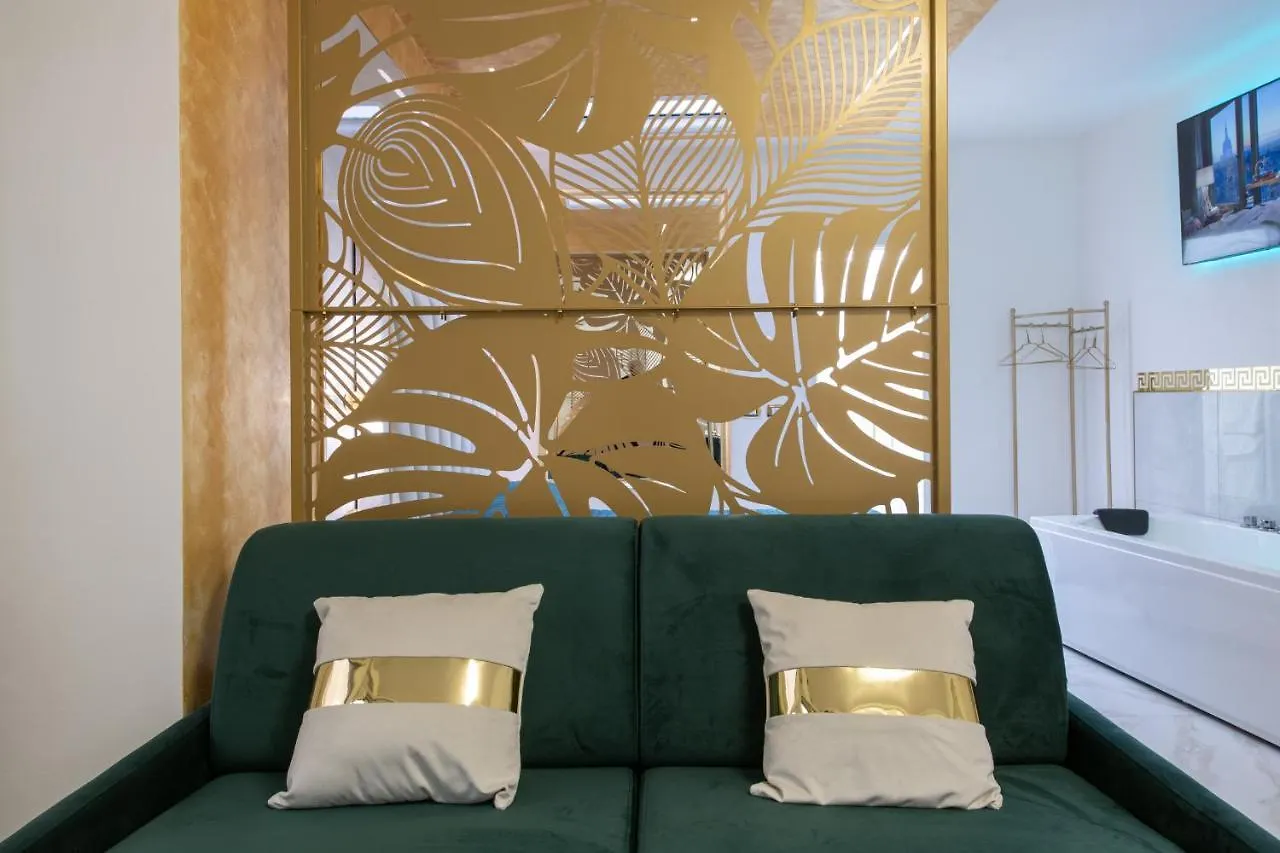Fashion Apartment Gold Bologna With Jacuzzi & Car Garage