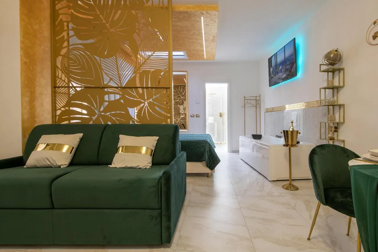 Fashion Apartment Gold Bologna With Jacuzzi & Car Garage Italia
